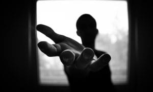 man offers friend a help as part of a 2019 drug addiction resolution